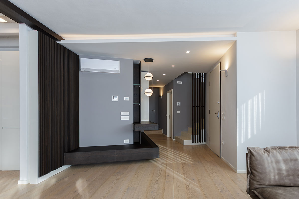 cucina-bianco-lucido-e-legno-vicenza-18