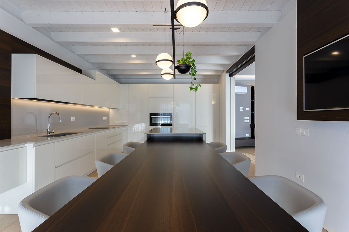 cucina-bianco-lucido-e-legno-vicenza-9