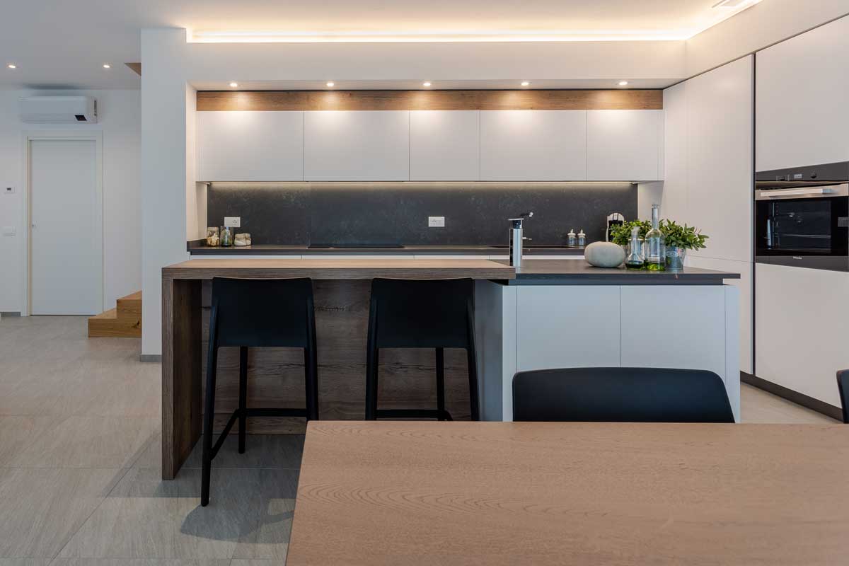 zona-giorno-open-space-cucina-isola-minimal-13