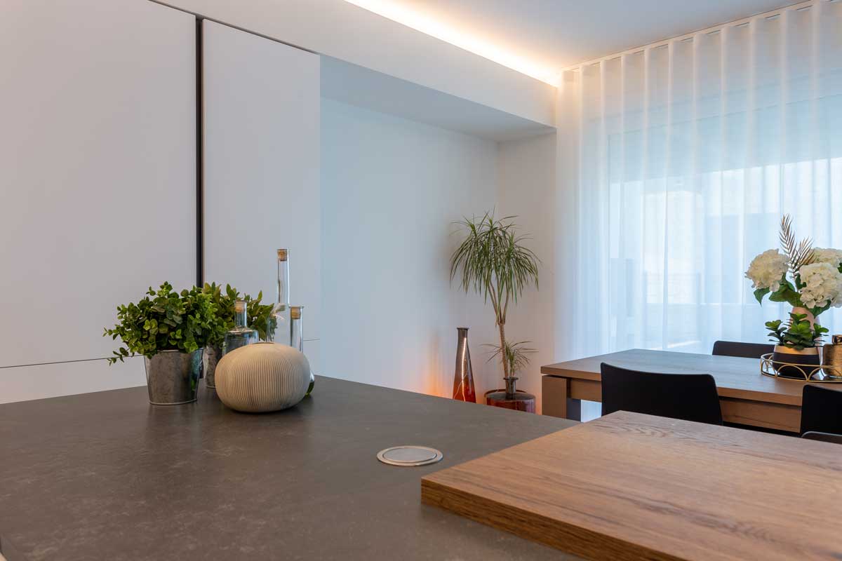 zona-giorno-open-space-cucina-isola-minimal-2