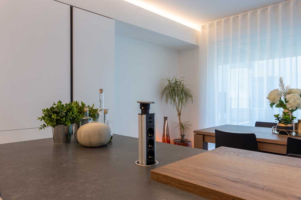 zona-giorno-open-space-cucina-isola-minimal-5