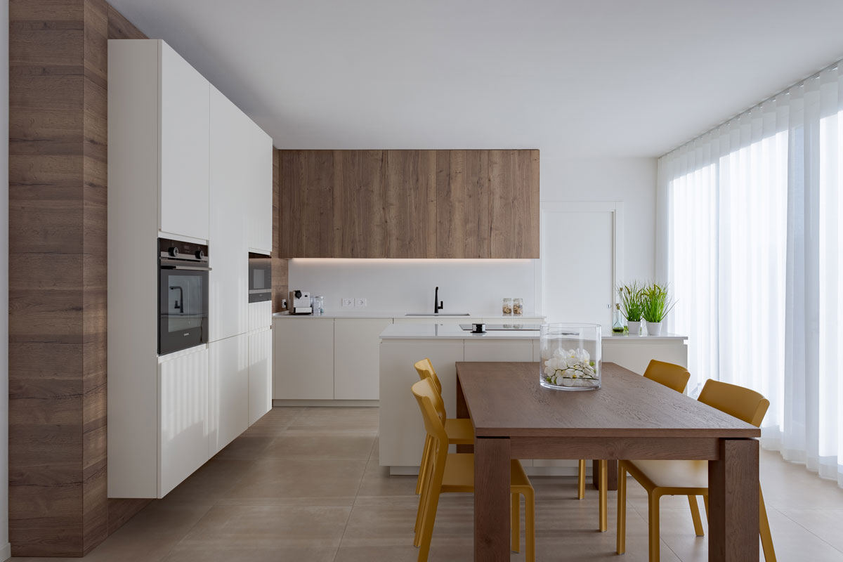 zona-giorno-toni-caldi-arredamento-su-misura-16