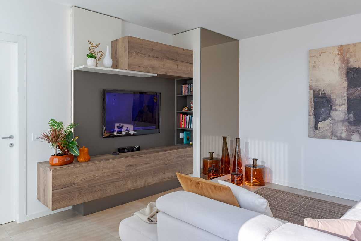 zona-giorno-toni-caldi-arredamento-su-misura-25