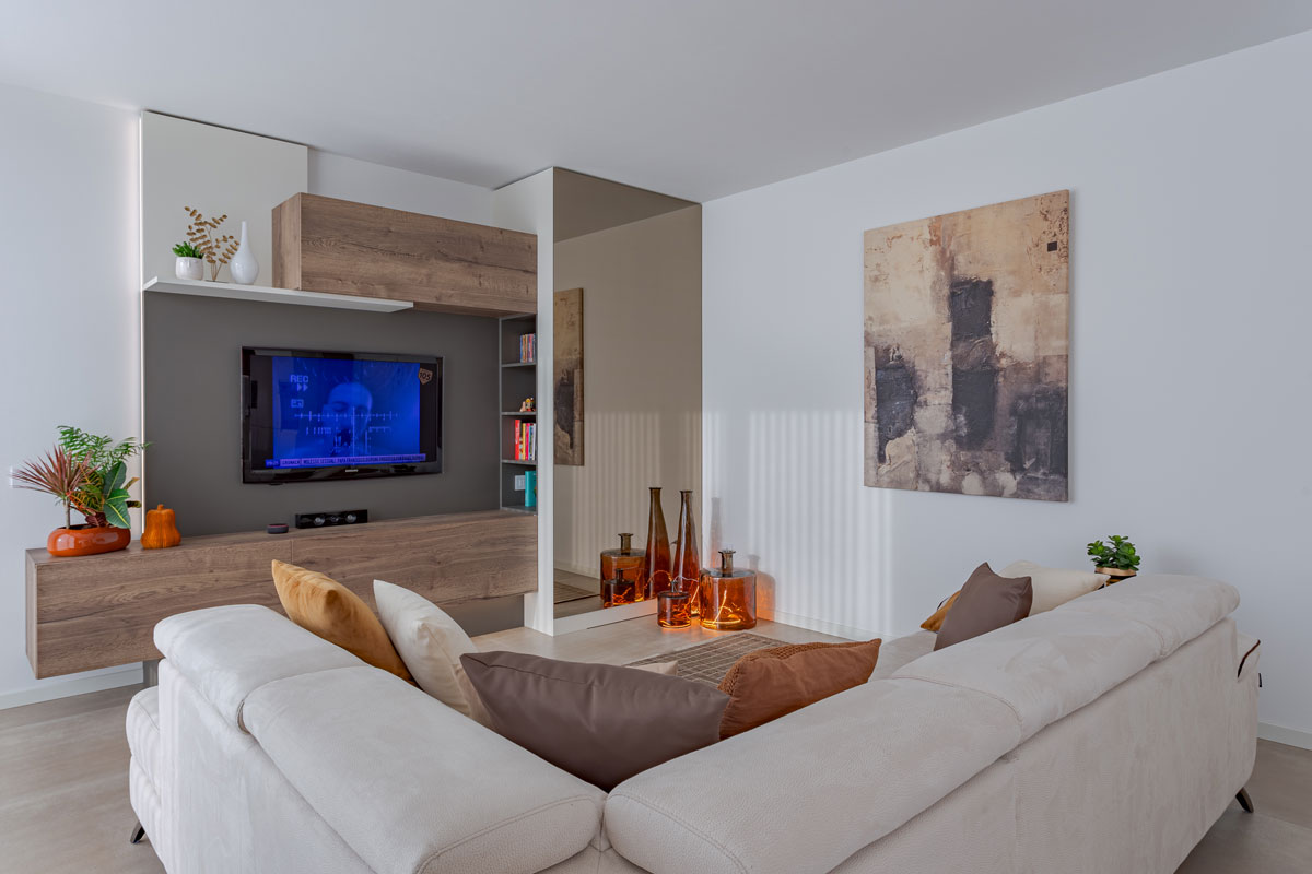 zona-giorno-toni-caldi-arredamento-su-misura-27