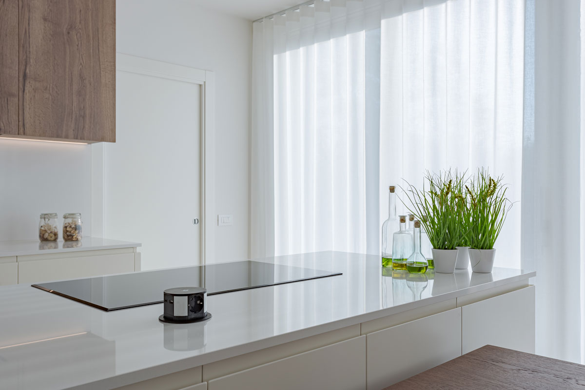 zona-giorno-toni-caldi-arredamento-su-misura-4