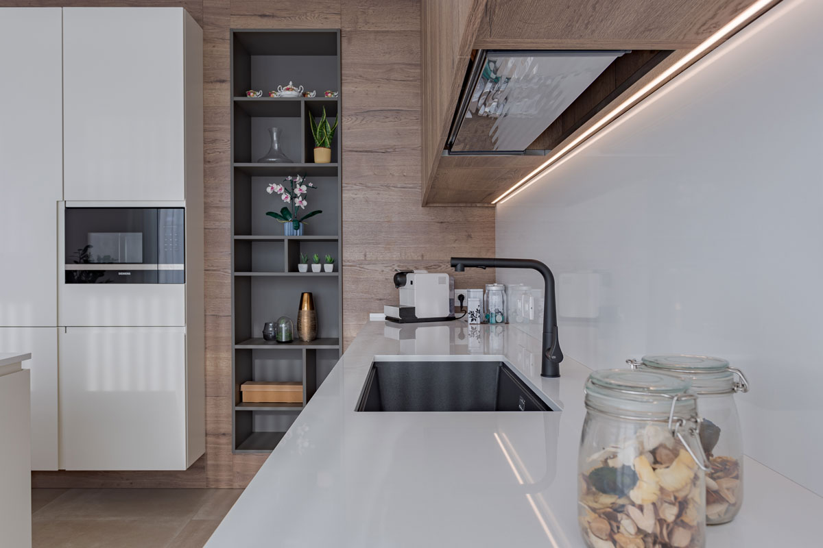 zona-giorno-toni-caldi-arredamento-su-misura-9