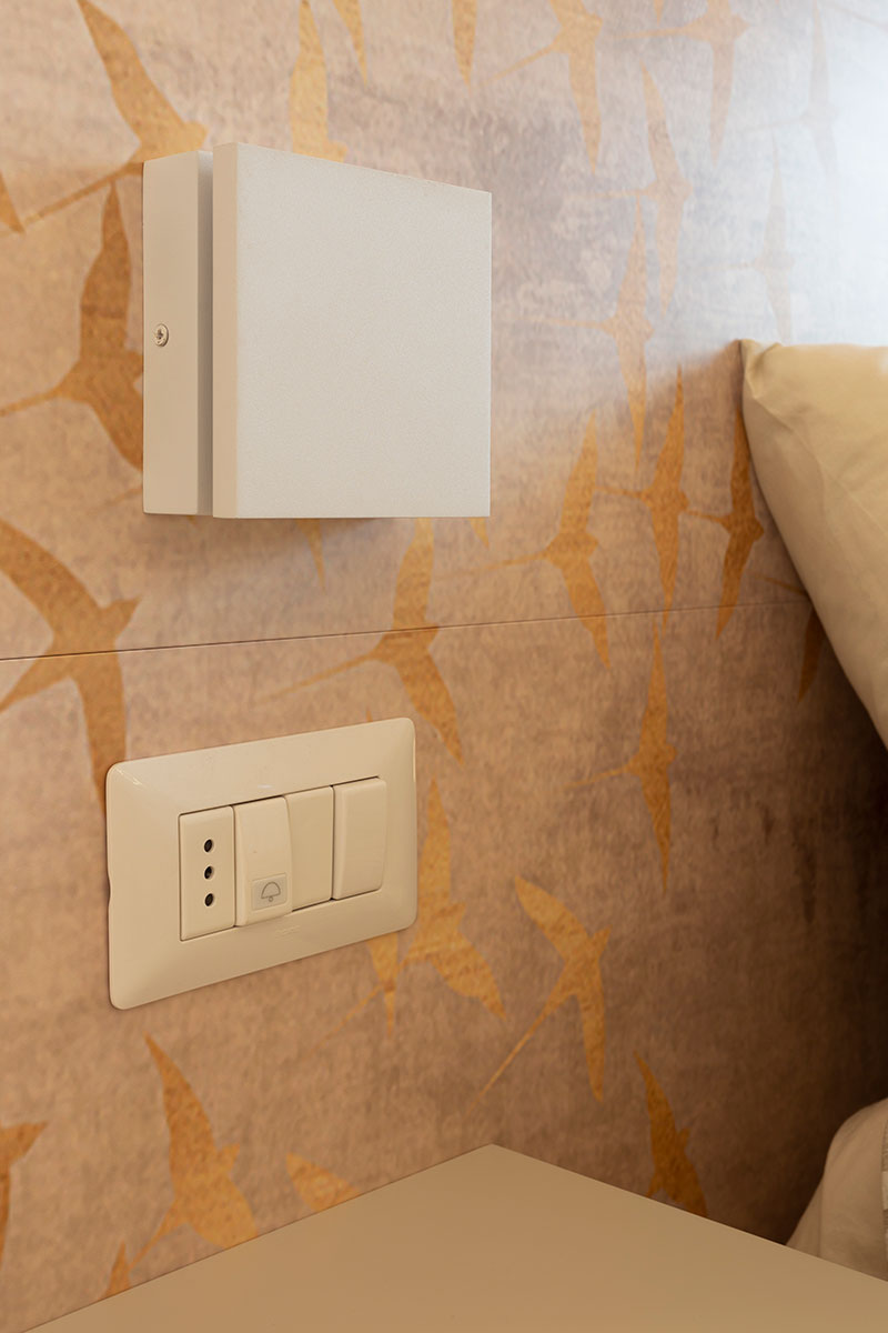 arredo-camera-con-armadio-ad-angolo-su-misura-225-2