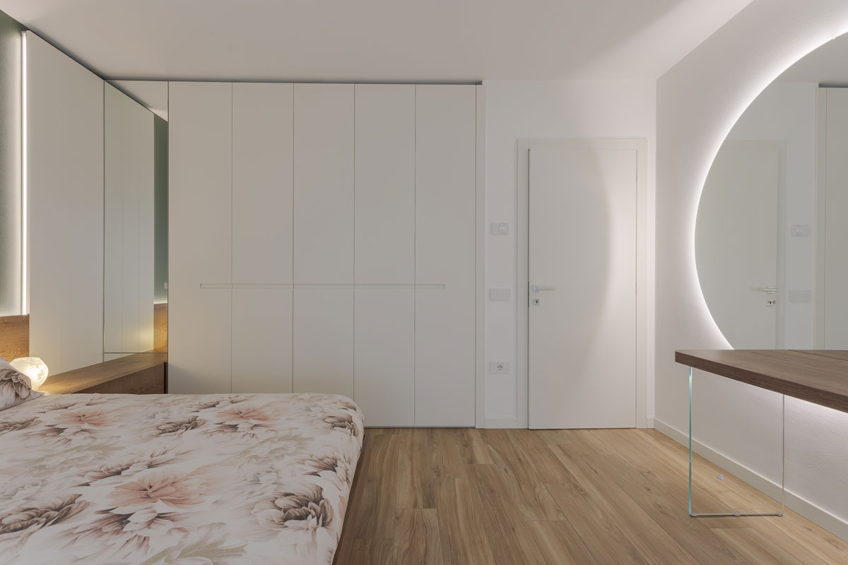 arredo-su-misura-camera-matrimoniale-legno-vetro-234-5