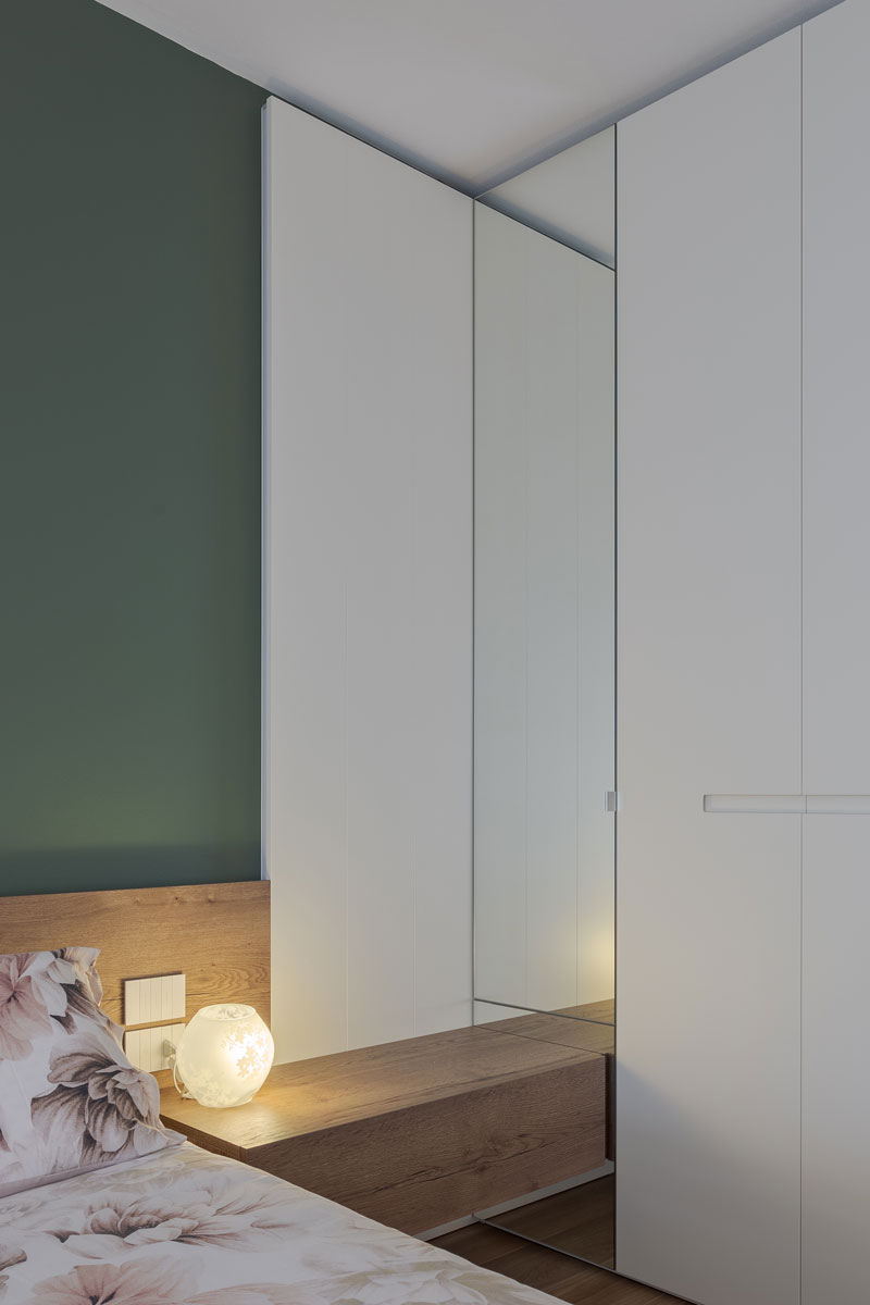 arredo-su-misura-camera-matrimoniale-legno-vetro-234-6