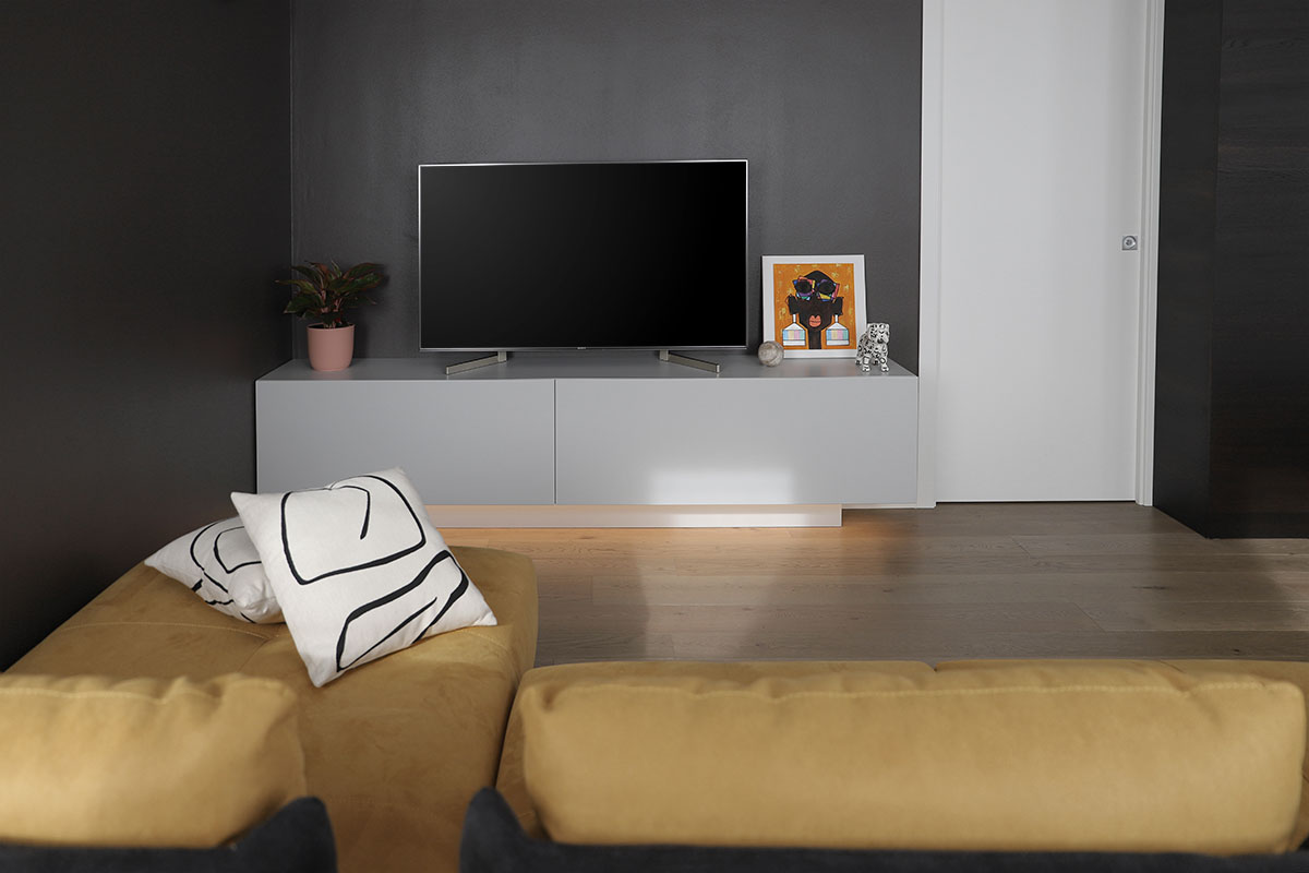 cucina-con-piano-lavoro-scuro-1