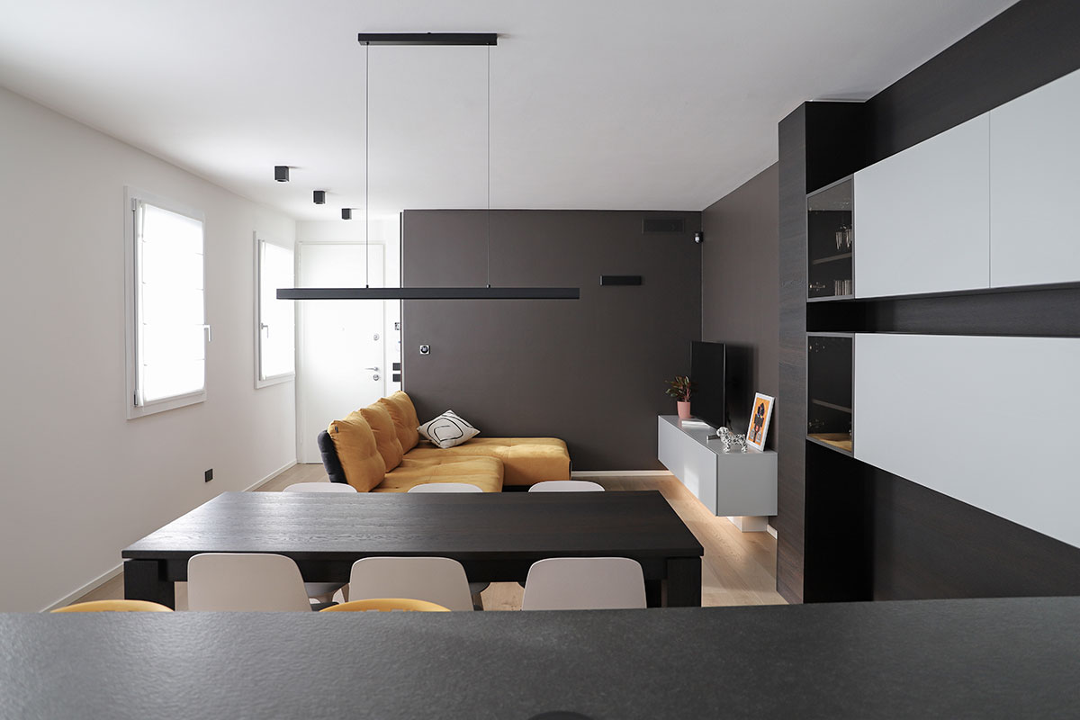 cucina-con-piano-lavoro-scuro-2