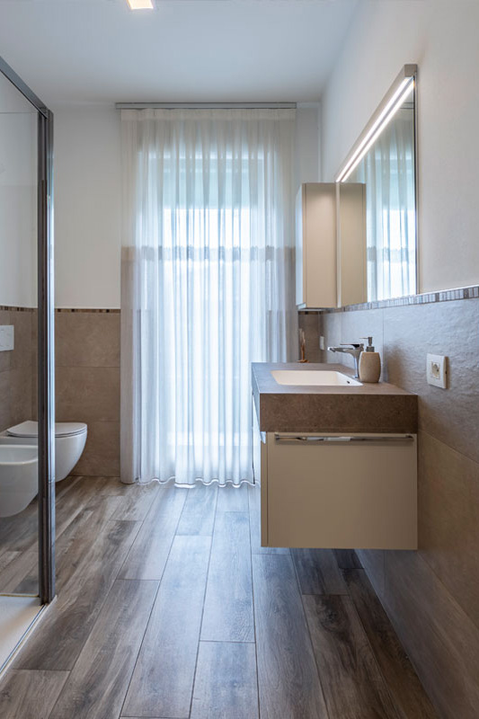 arredo-bagno-moderno-effetto-pietra-1