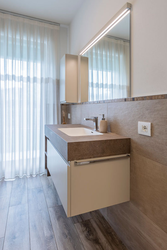 arredo-bagno-moderno-effetto-pietra-2