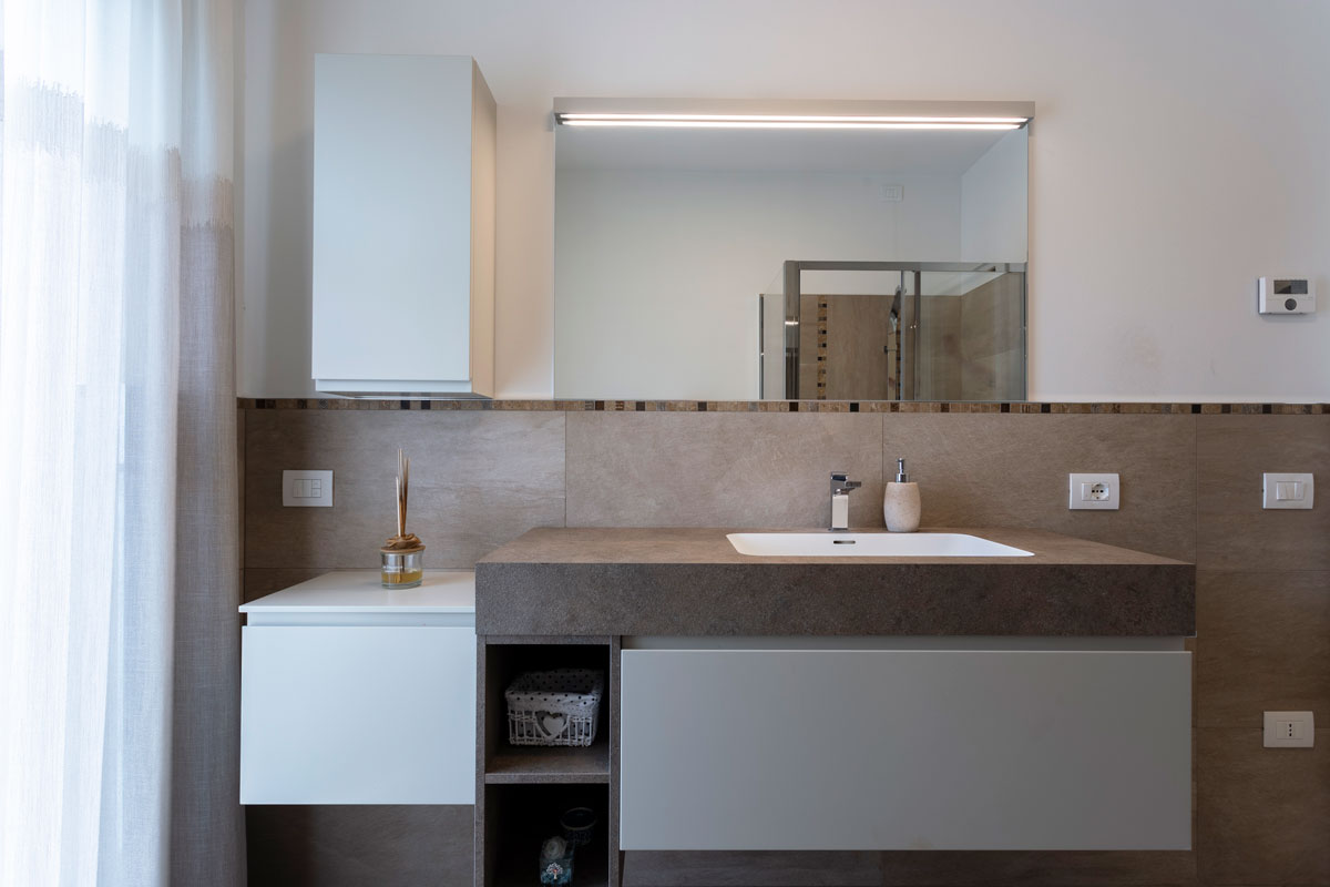 arredo-bagno-moderno-effetto-pietra-4