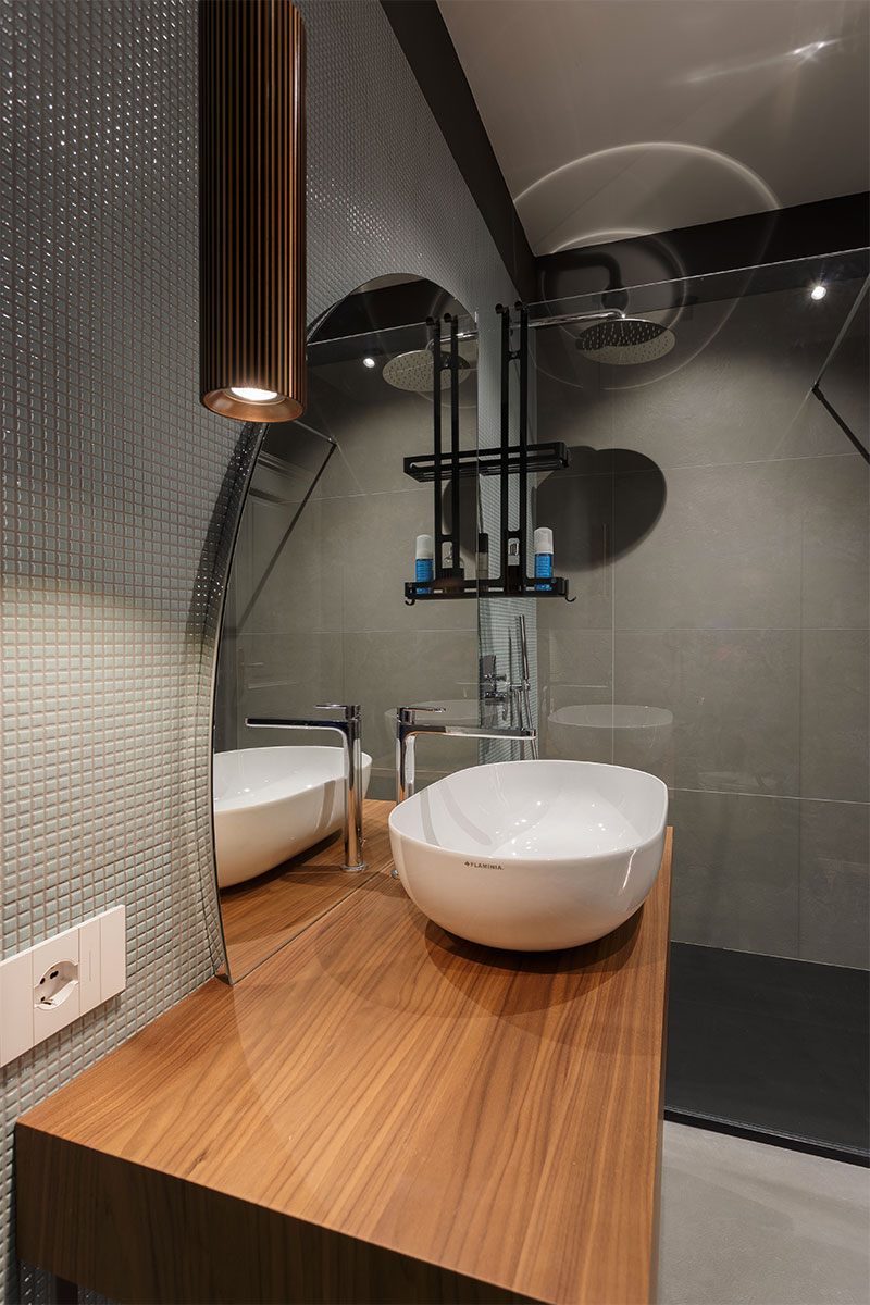 arredo-bagno-moderno-legno-su-misura-2