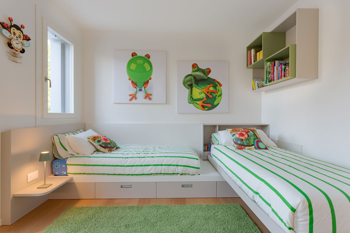 cameretta-bambini-moderna-laccata-su-misura-2