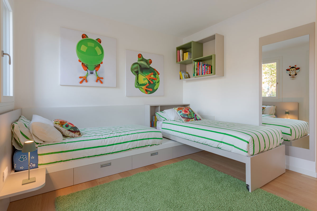 cameretta-bambini-moderna-laccata-su-misura-3