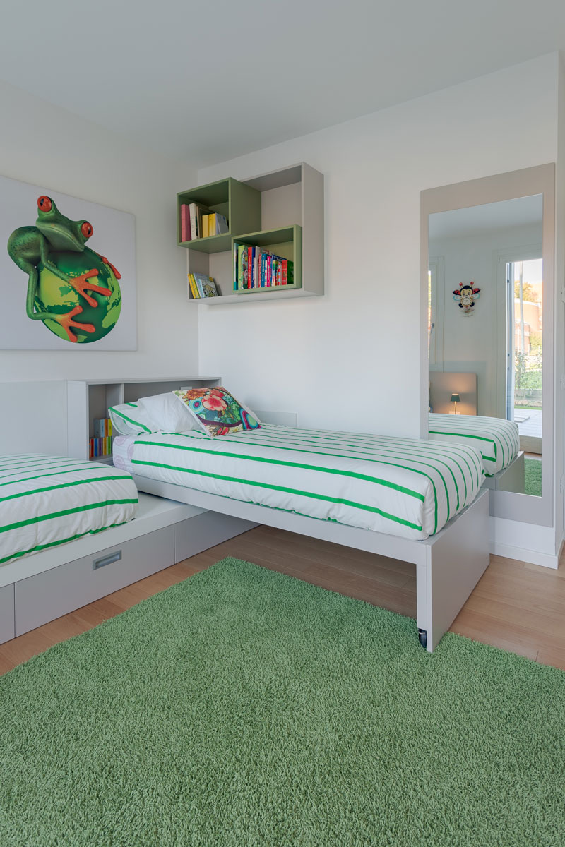 cameretta-bambini-moderna-laccata-su-misura-6