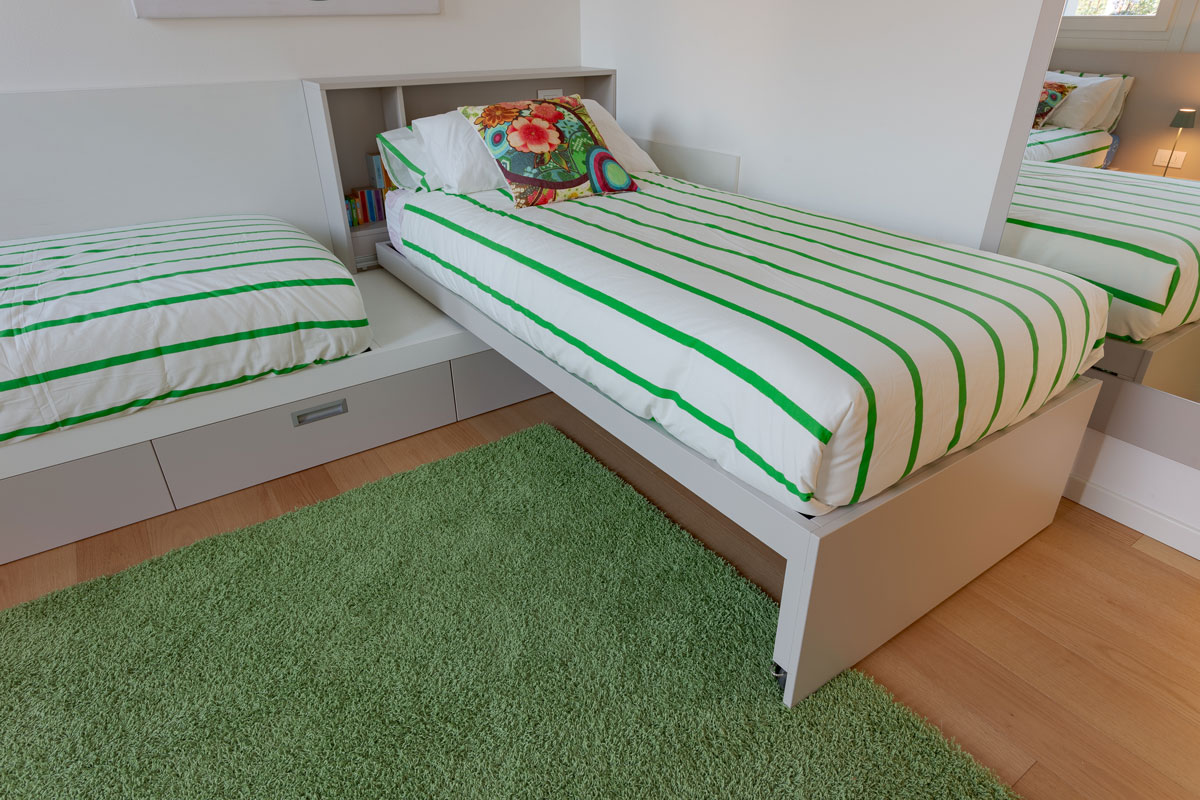 cameretta-bambini-moderna-laccata-su-misura-8