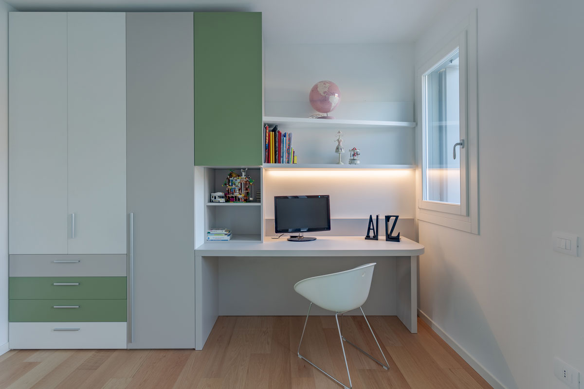 cameretta-bambini-moderna-laccata-su-misura-9