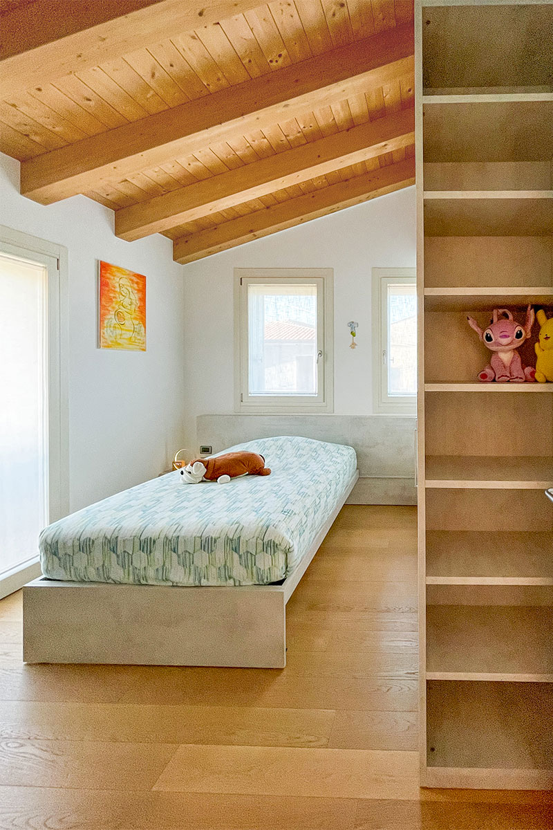 cameretta-con-letto-scorrevole-su-binario-1