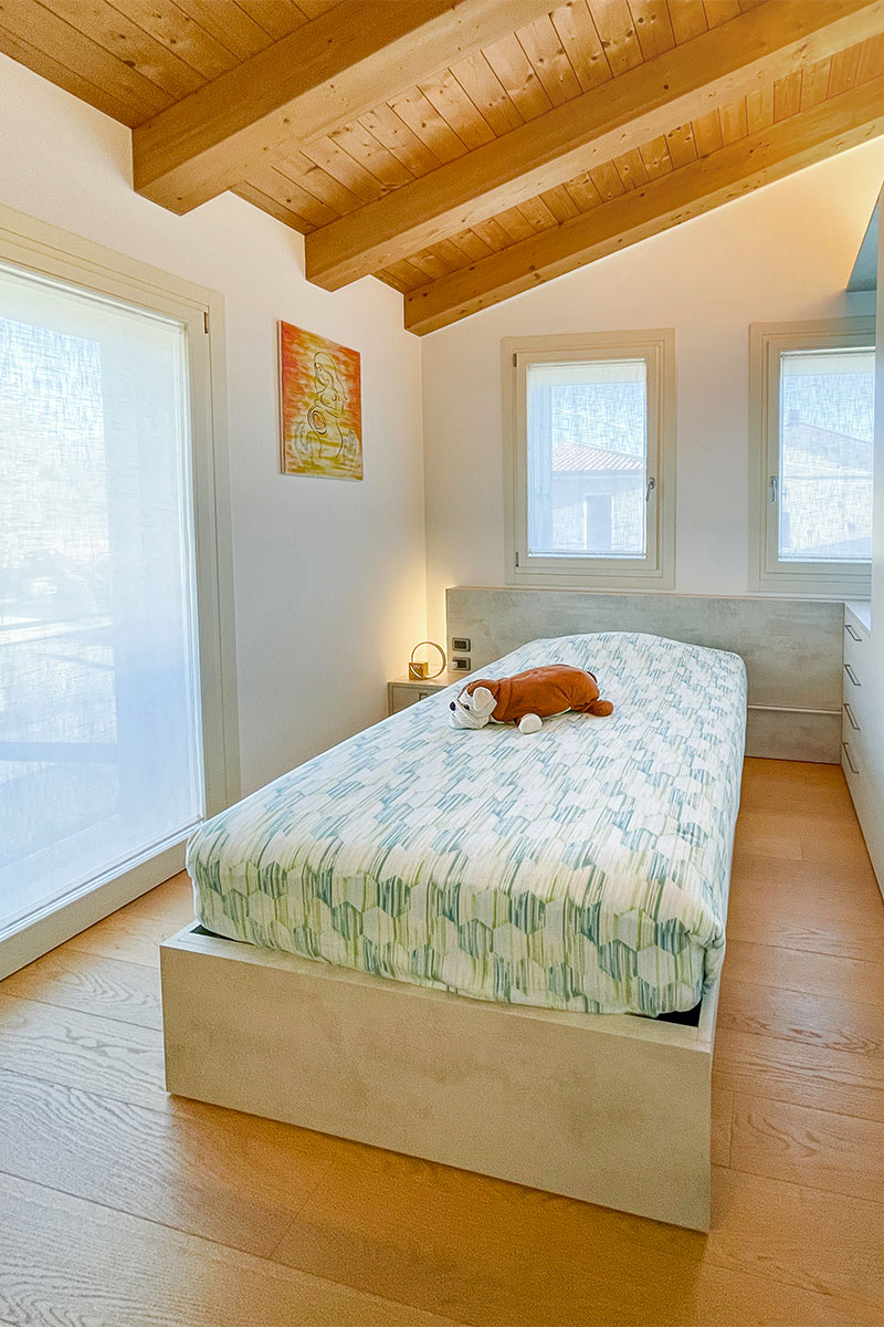 cameretta-con-letto-scorrevole-su-binario-2