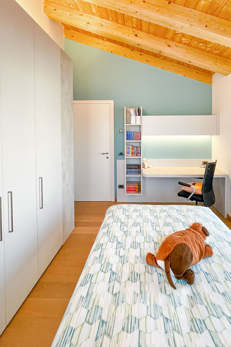 cameretta-con-letto-scorrevole-su-binario-5