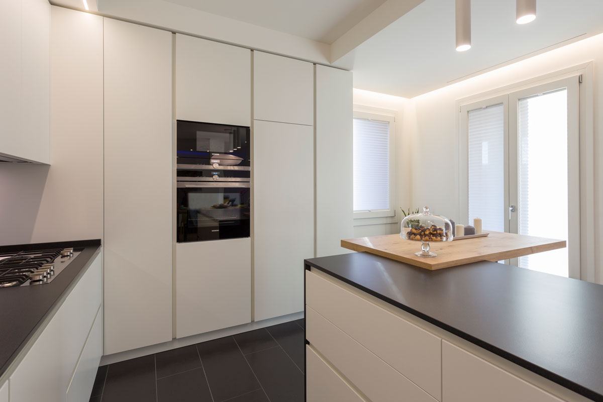 mobili-su-misura-zona-giorno-black-white-58-2