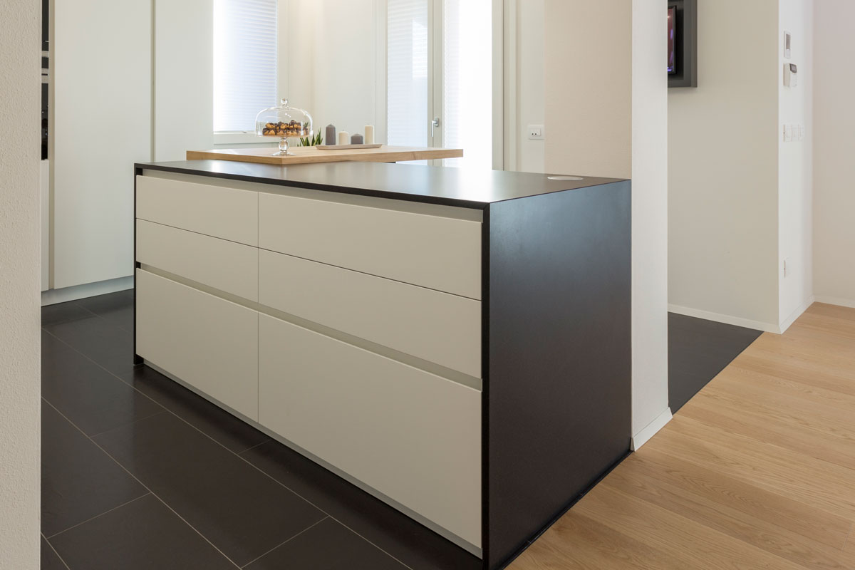 mobili-su-misura-zona-giorno-black-white-58-5